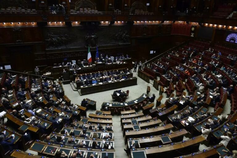 Manovra finanziaria, via libera della Camera al voto di fiducia