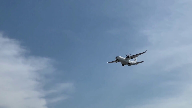 Trasporto aereo merci, mercato a due facce