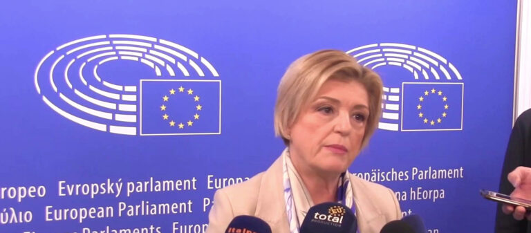 Calderone: “Monitoriamo impatto IA su occupazione”