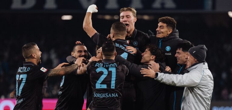 Il Napoli vince ai rigori contro il Cagliari, Conte ai quarti di Coppa Italia