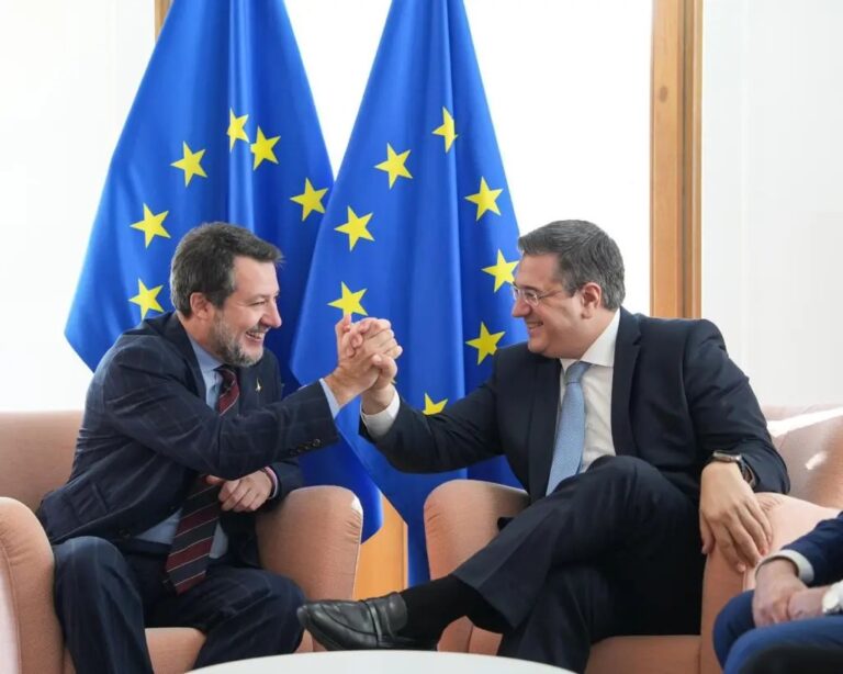 Ponte, dialogo tra il commissario Ue ai trasporti e Salvini: “Bruxelles vuole l’opera”