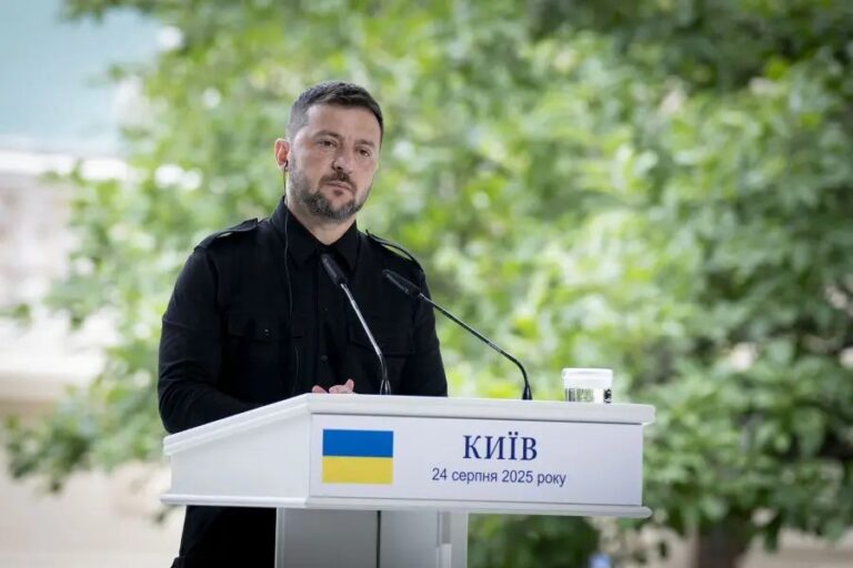 Zelensky: “Per ricostruire l’Ucraina avremo bisogno di 700-800 mld”