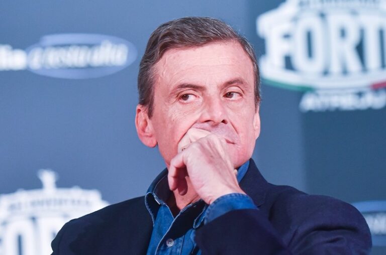 Calenda verso il centrodestra: sì a Forza Italia ma ora c’è il nodo Lega