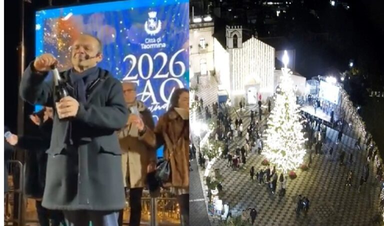 De Luca brinda e “arringa” la piazza di Taormina: “Il 2026 sarà vigilia di liberazione della Sicilia”