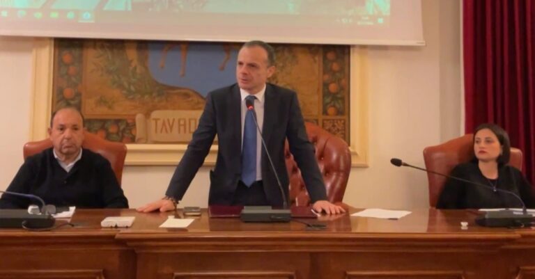 Taormina dopo il Ciclone, il sindaco incontra i balneari: “Procedure veloci per ripartire subito”