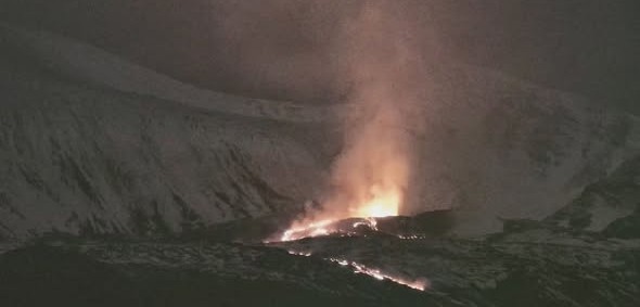 Etna, nuova frattura: ora attività effusiva nella Valle del Bove