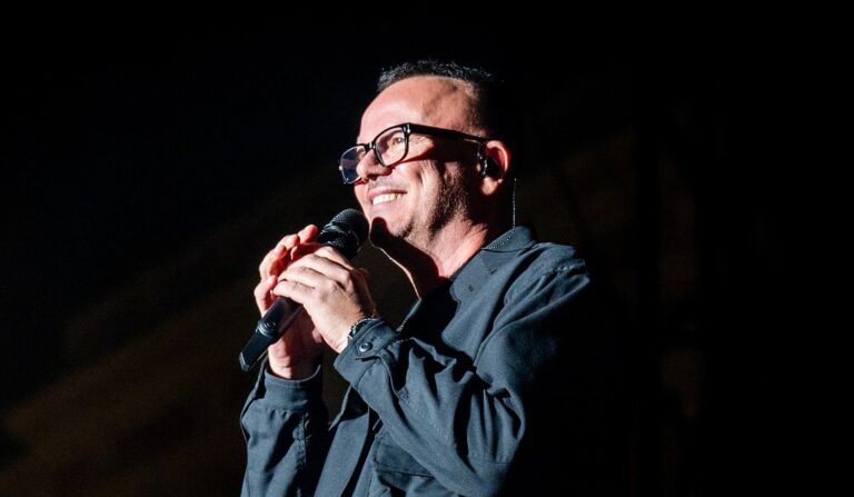 “Mezze verità” è il nuovo singolo di Gigi D’Alessio “Mezze verità” è il nuovo singolo di Gigi D’Alessio