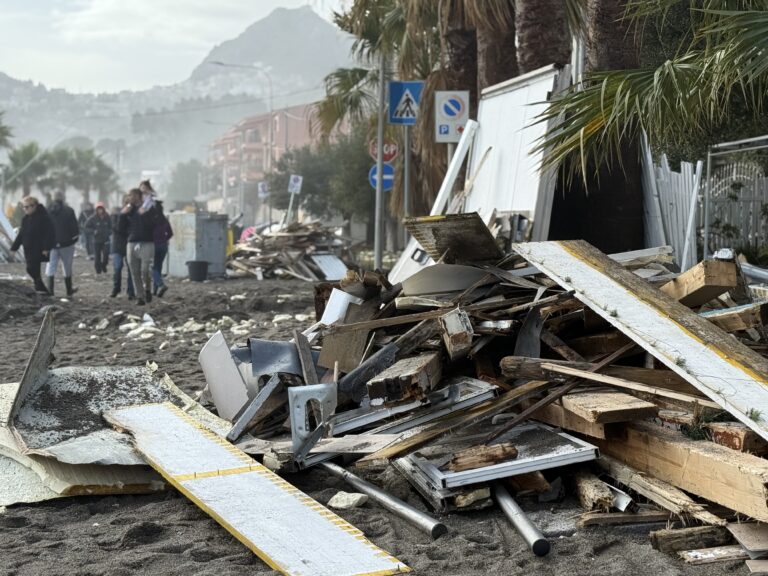 Sicilia tra fango e indifferenza: per il mainstream italiano il Ciclone Harry è stato solo un “dopo-maltempo”