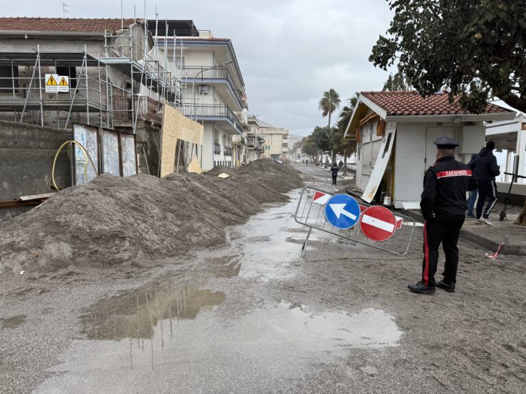 Ciclone a Letojanni, Carabinieri salvano un’anziana