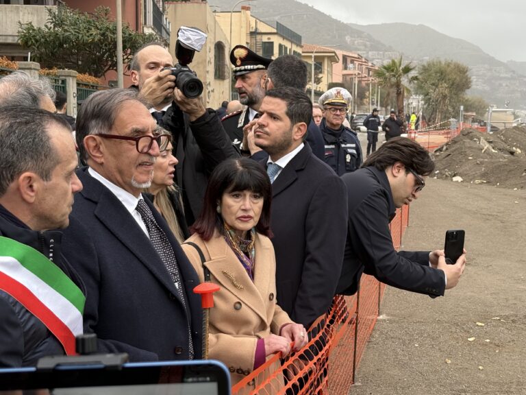 La Russa a Taormina e Letojanni: “Lo Stato non lascerà sole le popolazioni colpite dal Ciclone”