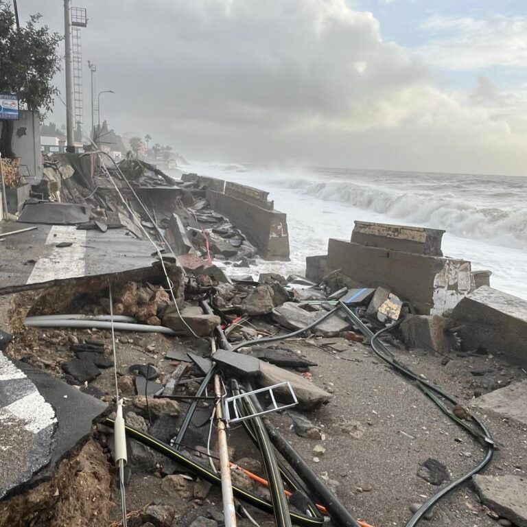 Ciclone Harry, disastro a Letojanni: il day after è un dopo-guerra