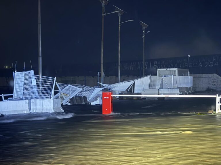 Ciclone a Naxos, Protezione Civile: “Meteo peggiora. Danni già ingenti, stare distanti dal mare”