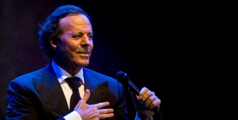 Julio Iglesias respinge accuse di molestie sessuali