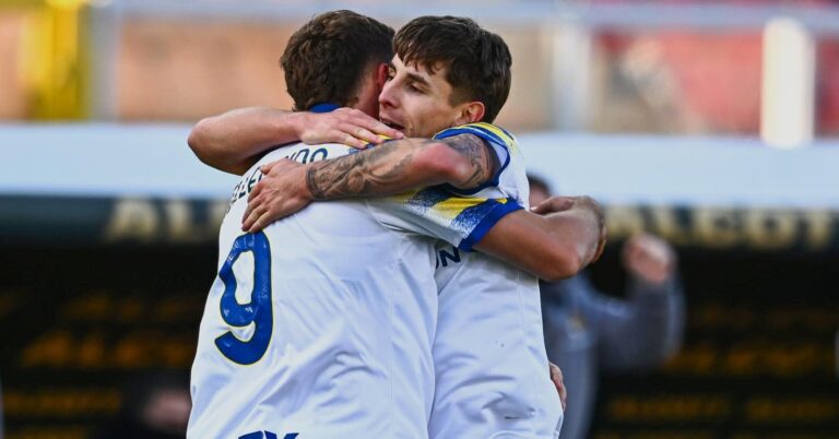 Il Parma batte il Lecce in rimonta, è 1-2 al Via del Mare