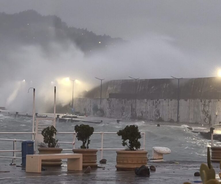 Ciclone Harry, il cambiamento climatico ha amplificato i venti fino al 15%: lo studio di ClimaMeter