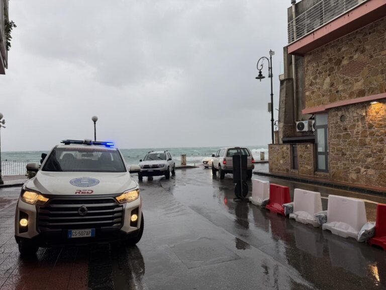 Ciclone a Naxos, Protezione Civile evacua alcuni residenti al porto Saia