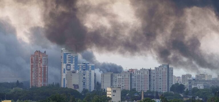 Nuovi raid russi in Ucraina, Zelensky: “La popolazione è sotto pressione”