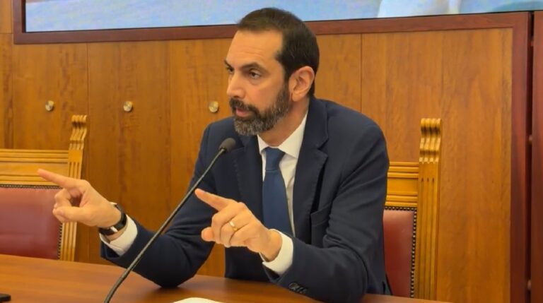 Messina, Basile si dimette: “Ero uno sconosciuto scelto da De Luca. Oggi Basile ricandida Basile”