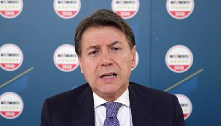 Conte: “Governo ormai disperato”