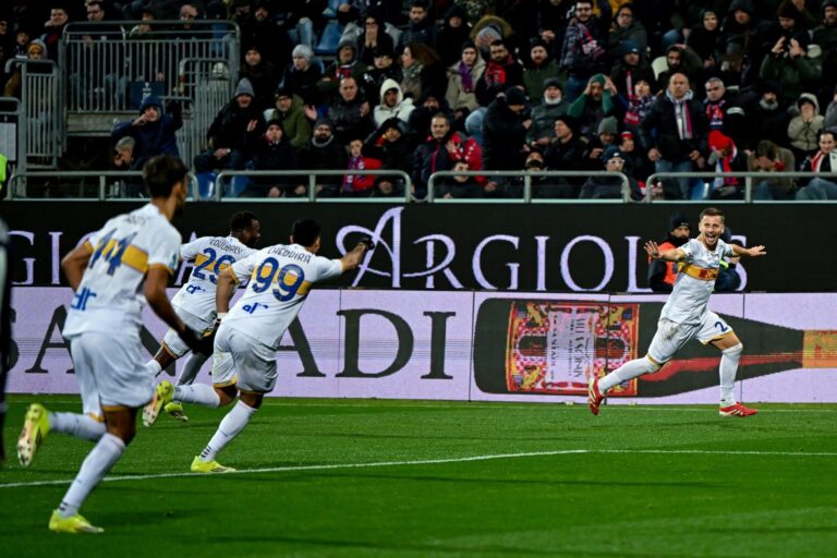 Lecce corsaro a Cagliari: Gandelman e Ramadani firmano il 2-0