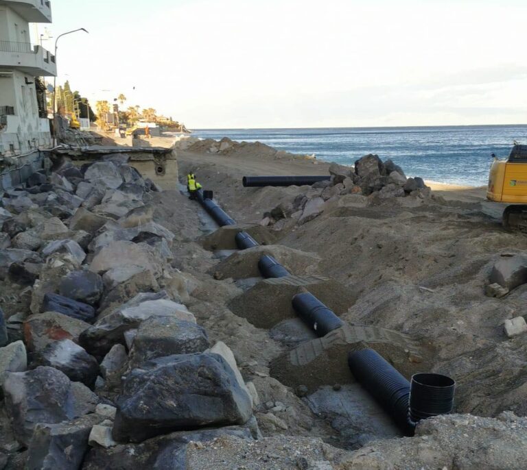 Ciclone Harry, il teatrino della contesa De Luca-Schifani non aiuta la ripartenza di Letojanni e Taormina