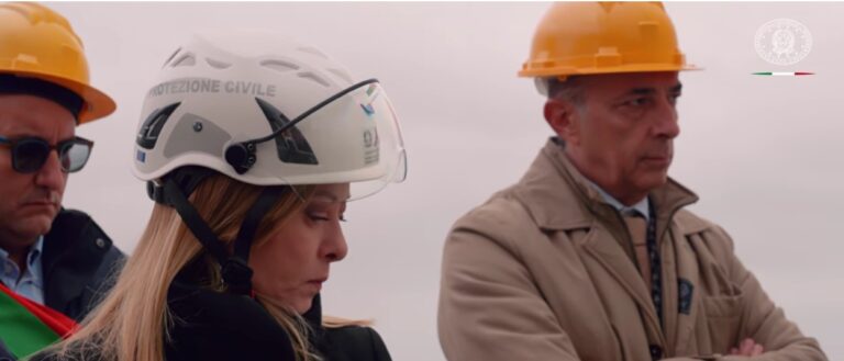 Meloni nella zona rossa a Niscemi: “Stanziati 150 milioni”