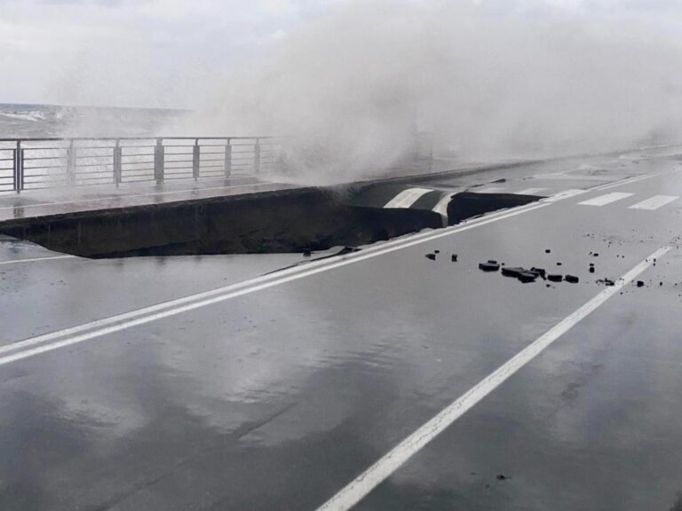In Giappone ricostruiscono tutto in 6 giorni, in Sicilia il dopo Ciclone è una guerra politica sui fondi