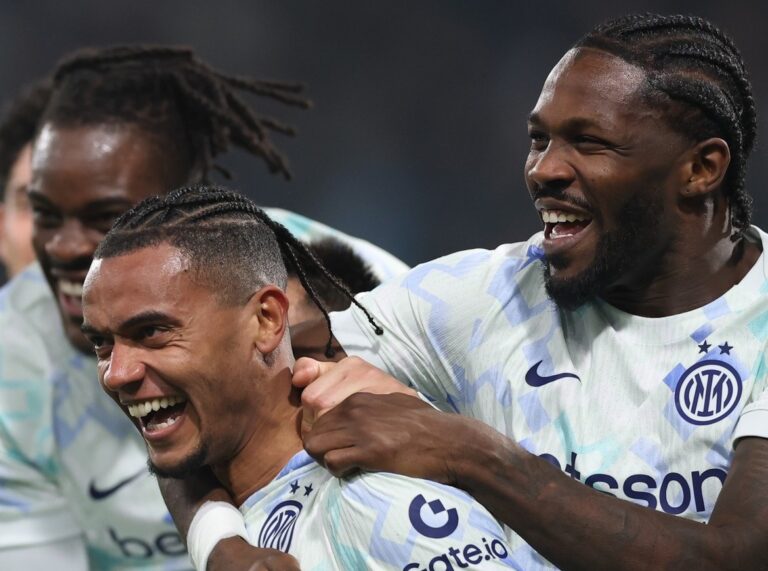 Inter travolgente a Reggio Emilia, 5-0 al Sassuolo e +8 sul Milan