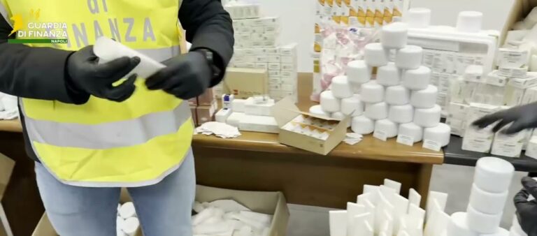 Deposito abusivo di medicine: blitz GdF