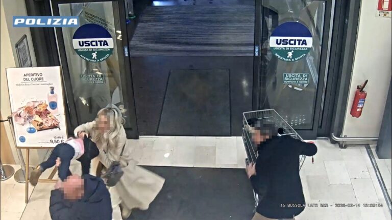 Tenta di rapire una bimba: il video choc