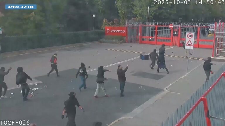 Scontri corteo proPal, minore va in comunità