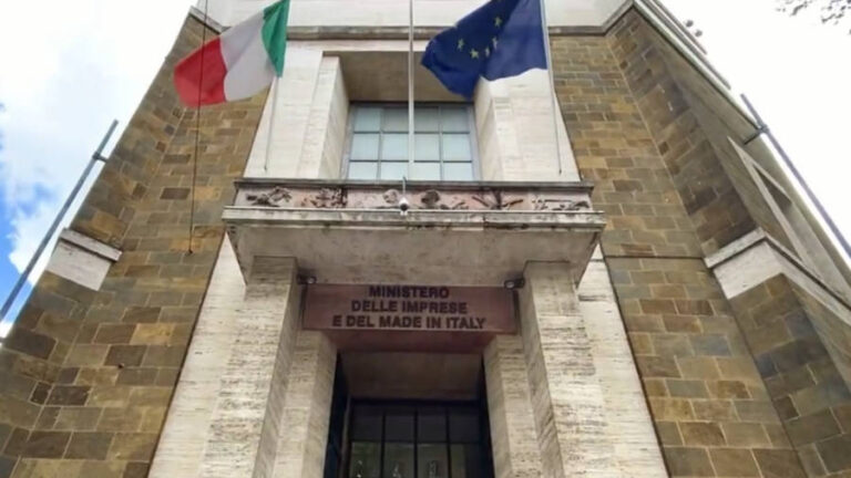Il Mimit istituisce un fondo di 50 mln per formare il personale delle Pmi nel Sud