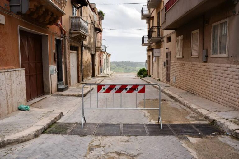 A Niscemi riaprono le scuole