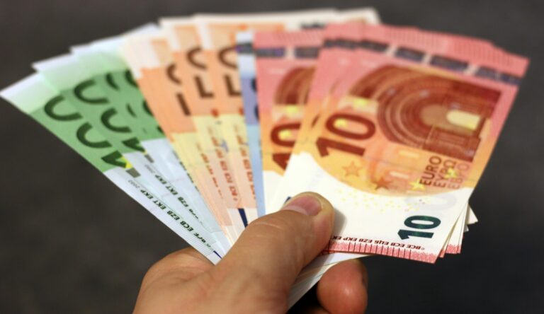 Taormina, “maggiore Imu versata e non dovuta”: il Comune rimborsa oltre 2 mila € a una contribuente