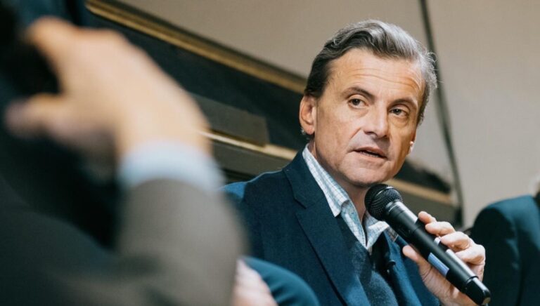 Calenda: “Trump va fermato, disordine mondiale è completo”