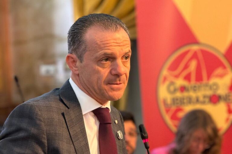 De Luca risponde a Faraci: “Con me Taormina fuori dal dissesto in un anno e oggi la città è pulita”