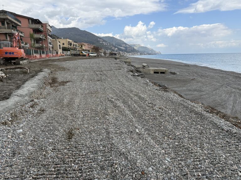 Taormina, Mazzeo volta pagina dopo il Ciclone: lavori avanti tutta in Piazza D’Acquisto