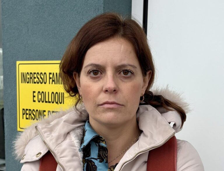 Controllo in hotel per Ilaria Salis. AVS: “Atto di gravità inaudita”. Questura: “Segnalazione di un Paese terzo”