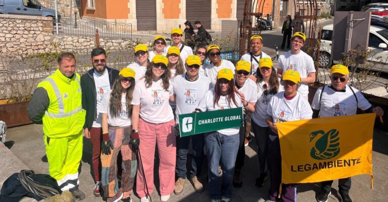 Legambiente Taormina, passeggiata ecologica con gli studenti della North Carolina