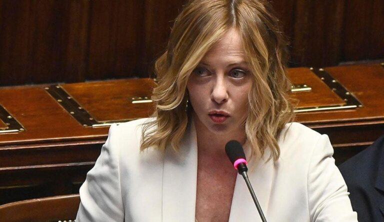 Iran, Meloni: “Crisi complessa, non entreremo in guerra”