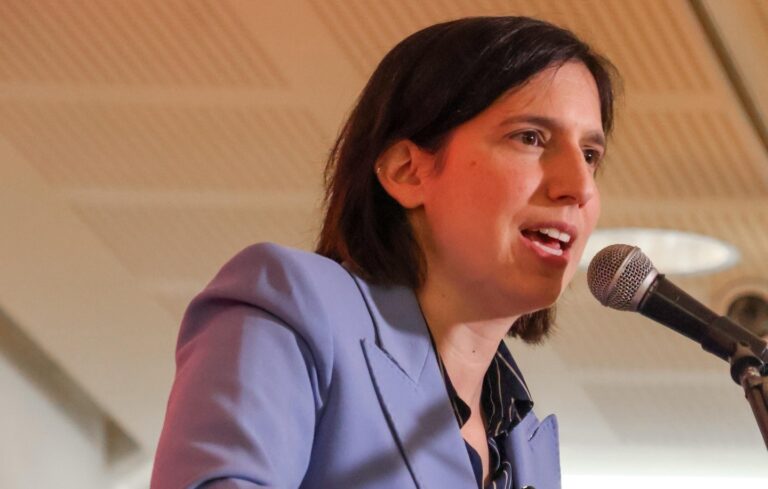 Iran, Schlein: “L’Italia deve insistere per un cessate il fuoco immediato”