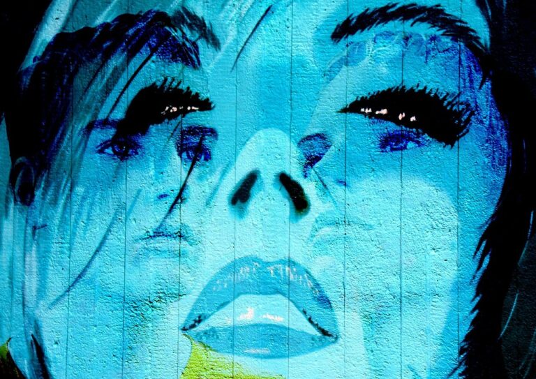 L’8 marzo e il vero regalo da fare alle donne: meno mimose, più grate per le “bestie”