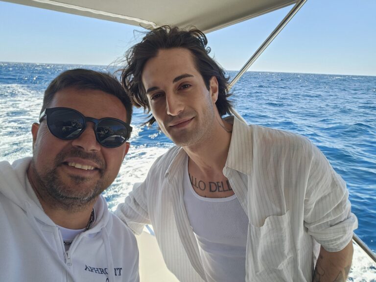 Taormina, Damiano dei Maneskin e Dove Cameron verso il sì nella Perla (FOTO GALLERY)