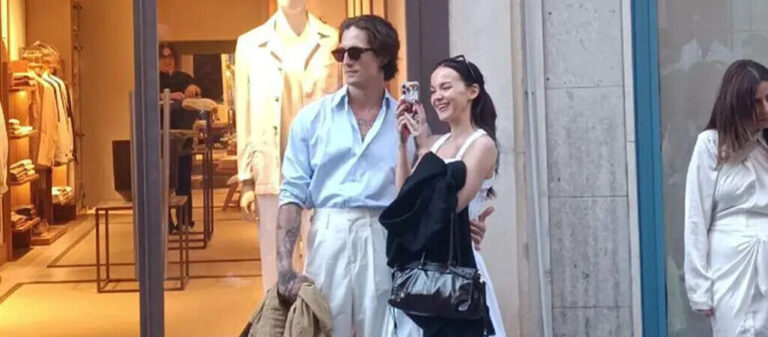 Dove Cameron a Taormina con Damiano David: omaggio all’Italia con un look firmato Prada