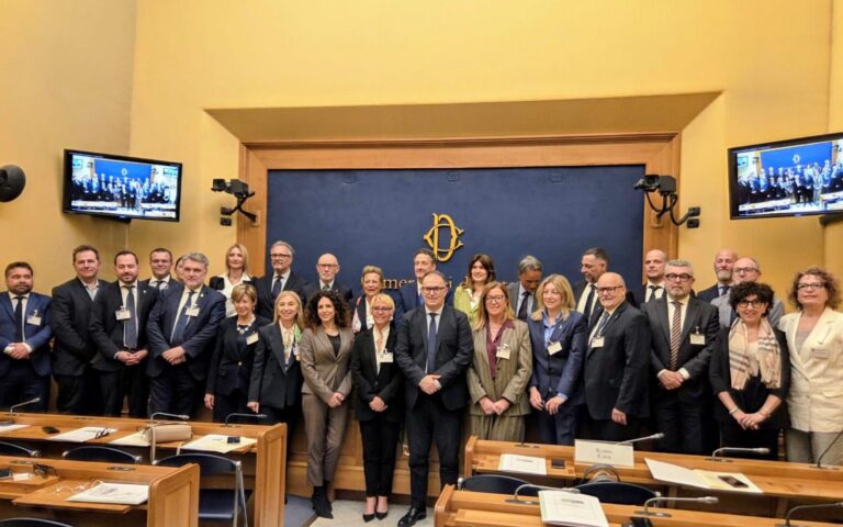 “Comunità marine e lacuali”, al via l’iter alla Camera: anche Taormina sostiene la Pdl