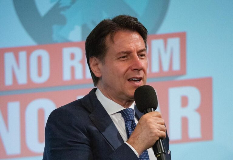 Conte: “Governo di incapaci, non hanno imparato la lezione”