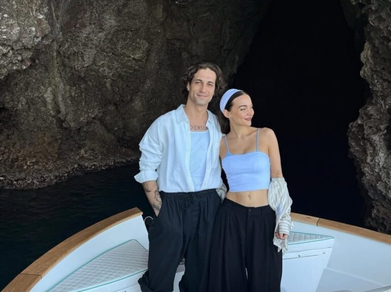 Dove Cameron e Damiano David a Taormina: le foto social della vacanza tra mare e sapori siciliani