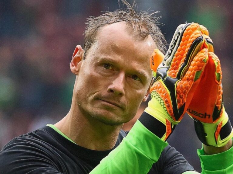 Calcio in lutto, addio a Manninger: l’ex portiere della Juve travolto da un treno