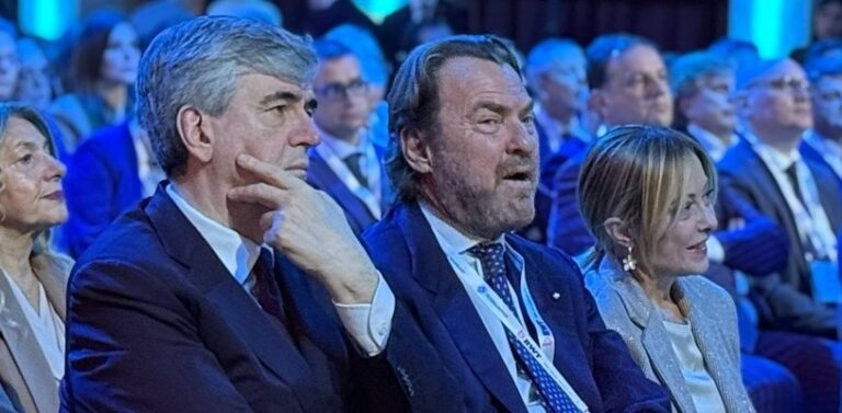 Affitti brevi e flussi turistici: la strategia del Ministro Mazzi per decongestionare i centri storici