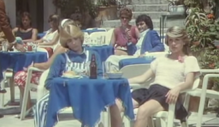 Effetto nostalgia a Taormina: Nino D’Angelo torna sul set di “Popcorn e patatine” (VIDEO)